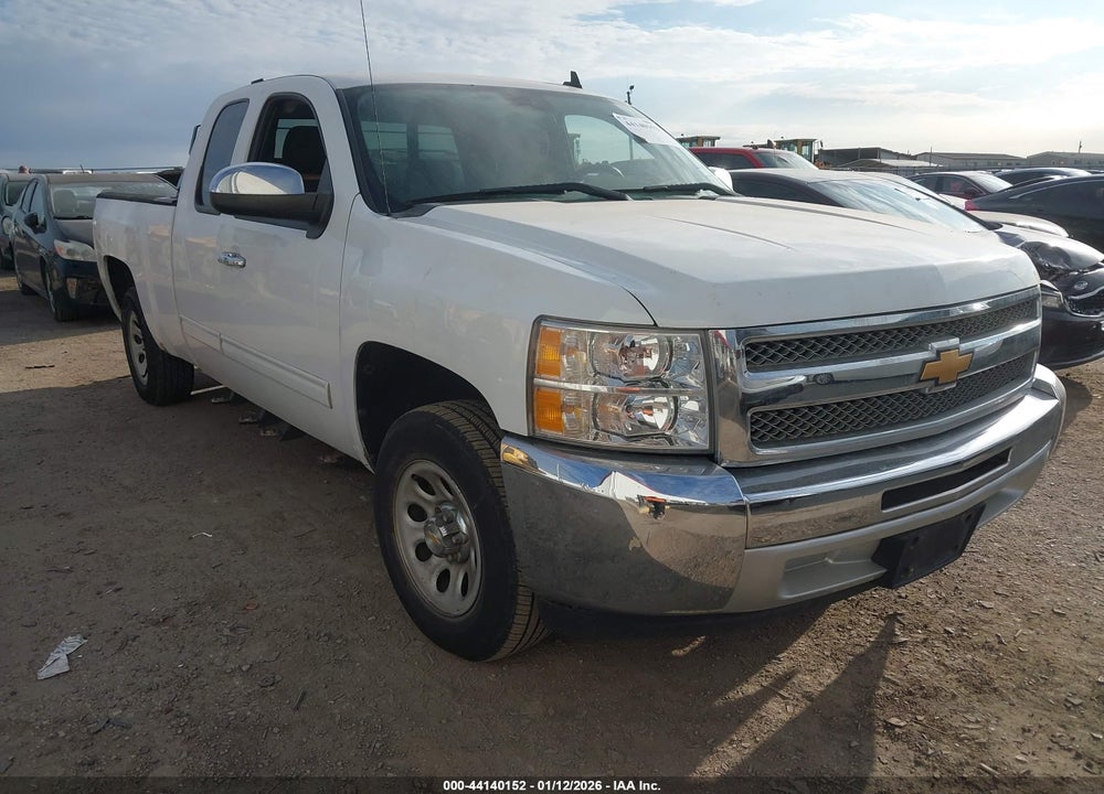 2013 CHEVROLET SILVERADO 1500 LS VIN: 1GCRCREA8DZ235462