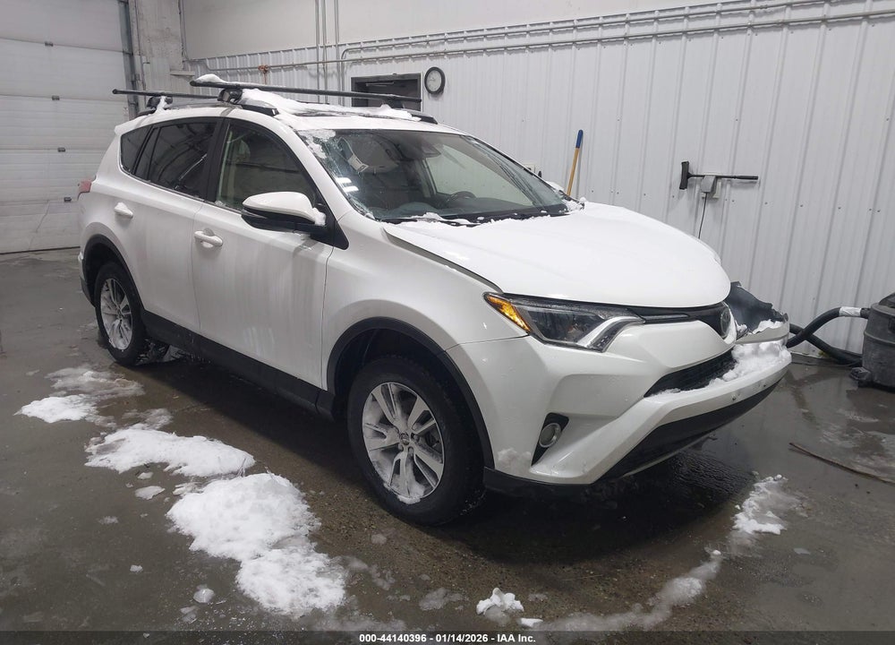 2018 TOYOTA RAV4 XLE VIN: JTMRFREV4JJ745795