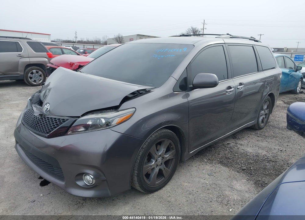 2017 TOYOTA SIENNA SE PREMIUM 8 PASSENGER VIN: 5TDXZ3DC0HS836281