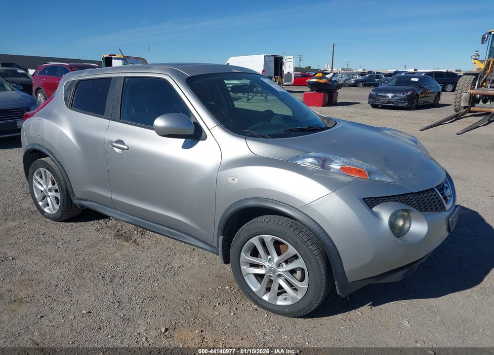 2011 NISSAN JUKE SV VIN: JN8AF5MR8BT002190