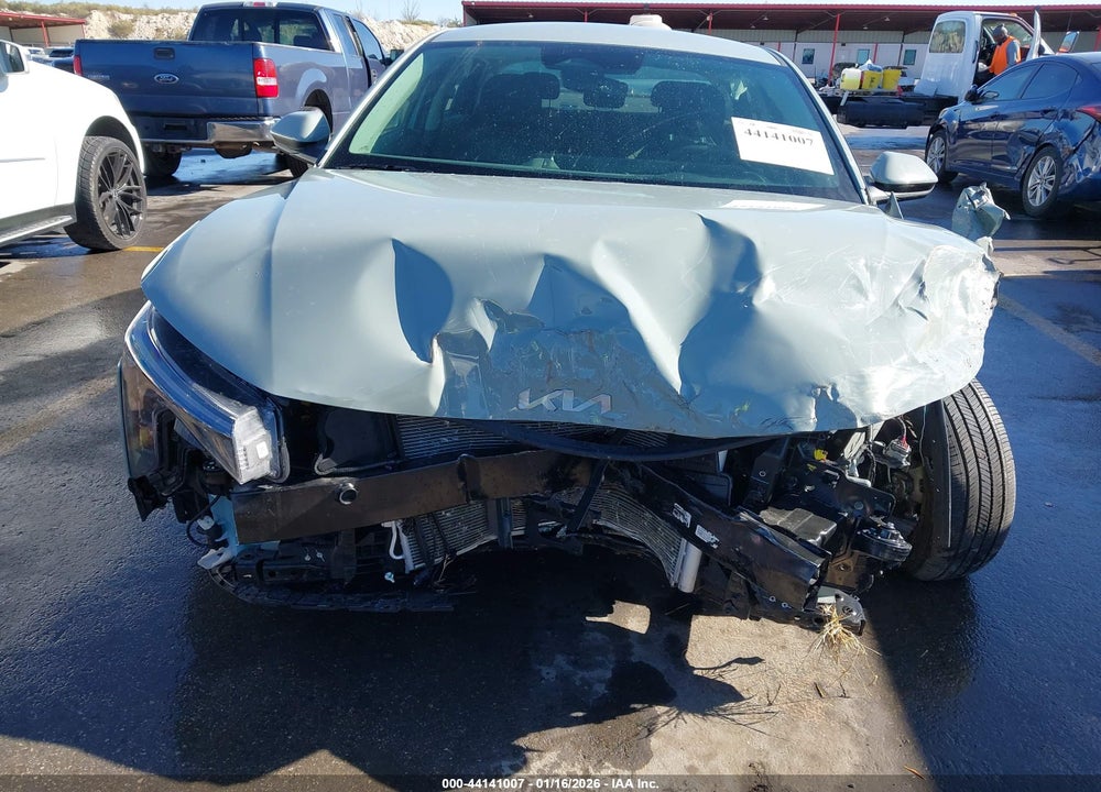 2025 KIA K4 LXS VIN: 3KPFT4DE1SE169923
