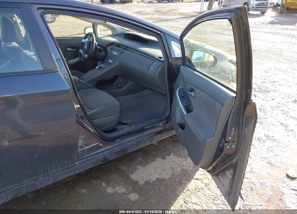2010 TOYOTA PRIUS III VIN: JTDKN3DU2A1267211