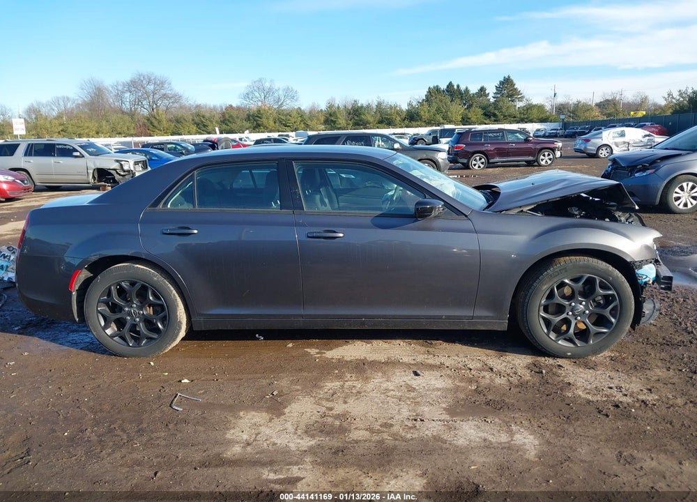 2019 CHRYSLER 300 TOURING AWD VIN: 2C3CCARG2KH565315