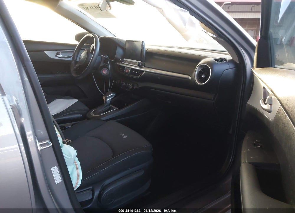 2024 KIA FORTE LXS VIN: 3KPF24AD3RE707160
