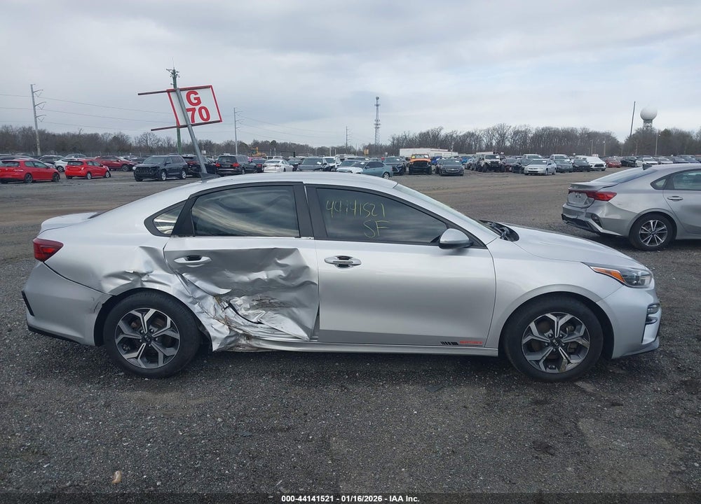 2019 KIA FORTE LXS VIN: 3KPF24AD2KE086208