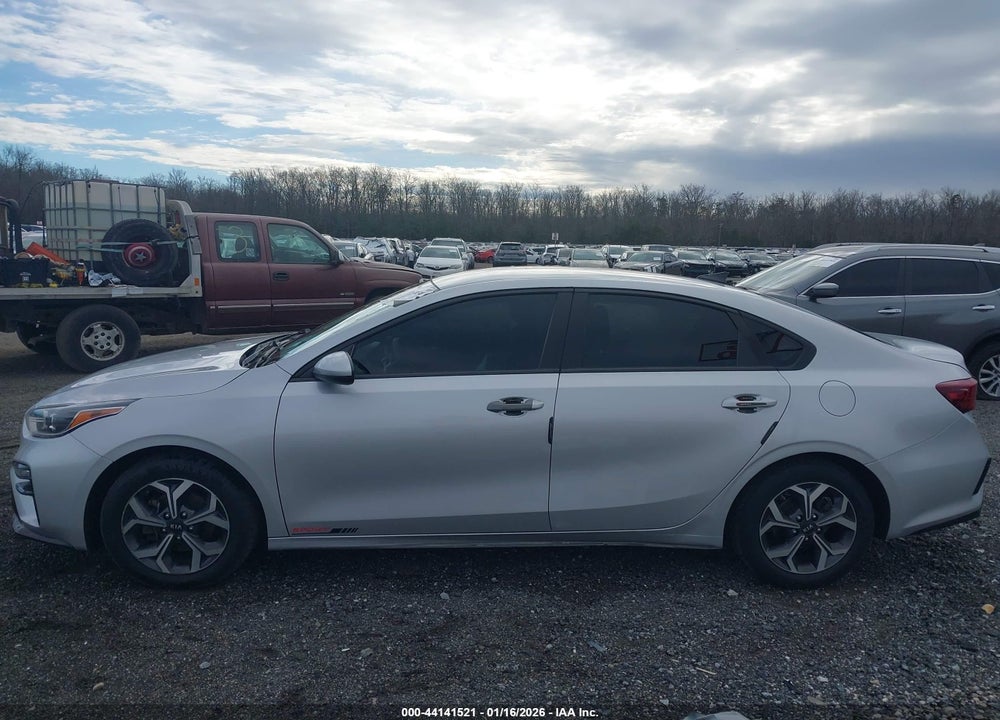 2019 KIA FORTE LXS VIN: 3KPF24AD2KE086208