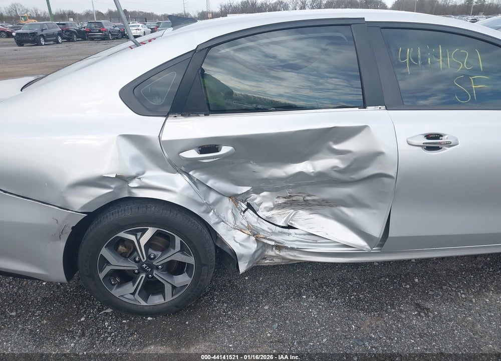 2019 KIA FORTE LXS VIN: 3KPF24AD2KE086208