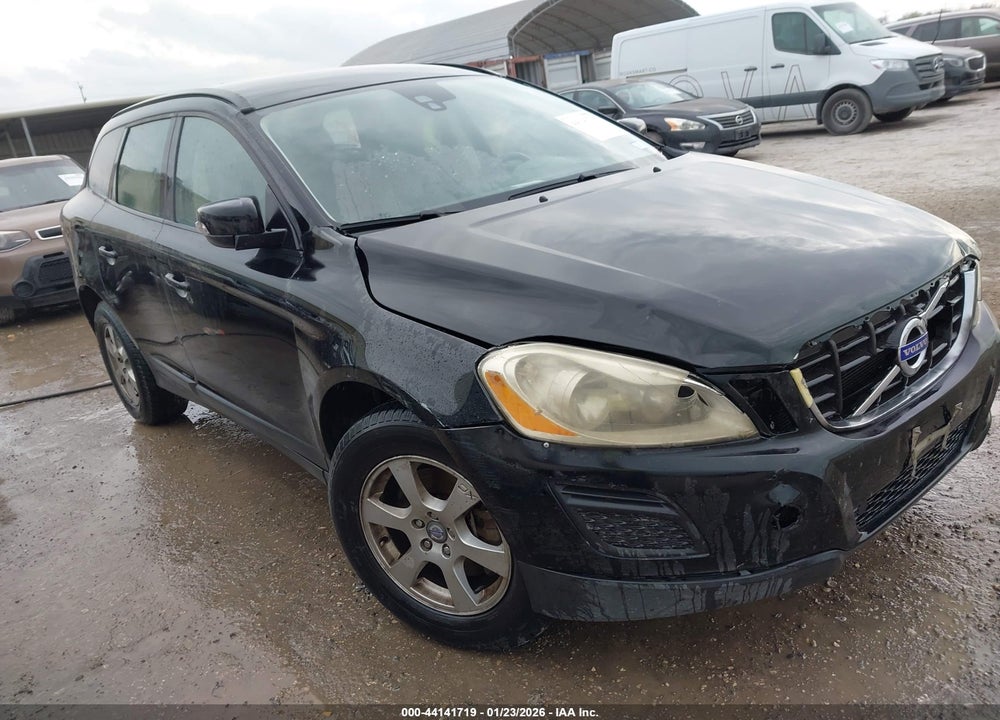 2011 VOLVO XC60 VIN: YV4952DL7B2136140