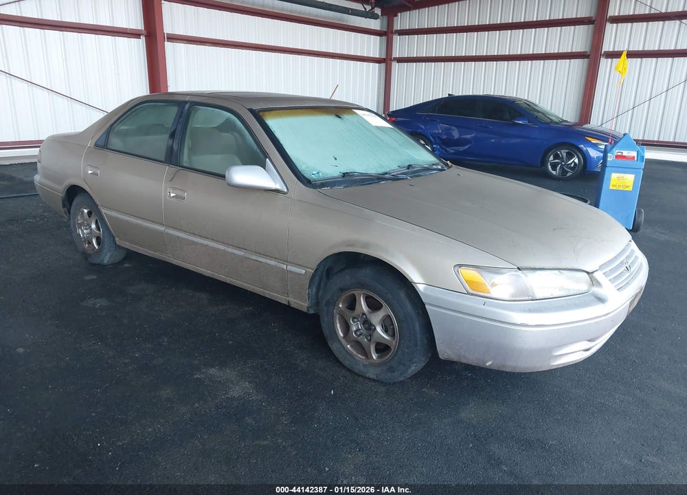 1997 TOYOTA CAMRY LE VIN: JT2BG22K1V0091570