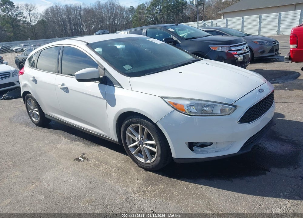 2018 FORD FOCUS SE VIN: 1FADP3K24JL208532