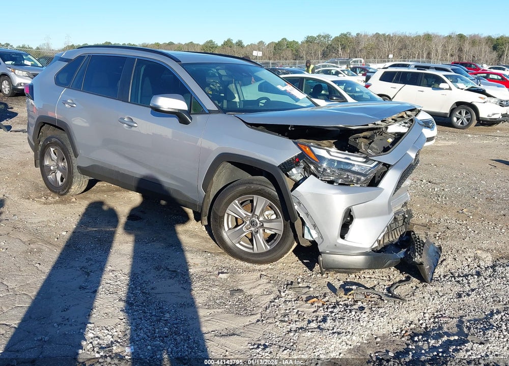 2024 TOYOTA RAV4 XLE VIN: 2T3W1RFV4RC264086