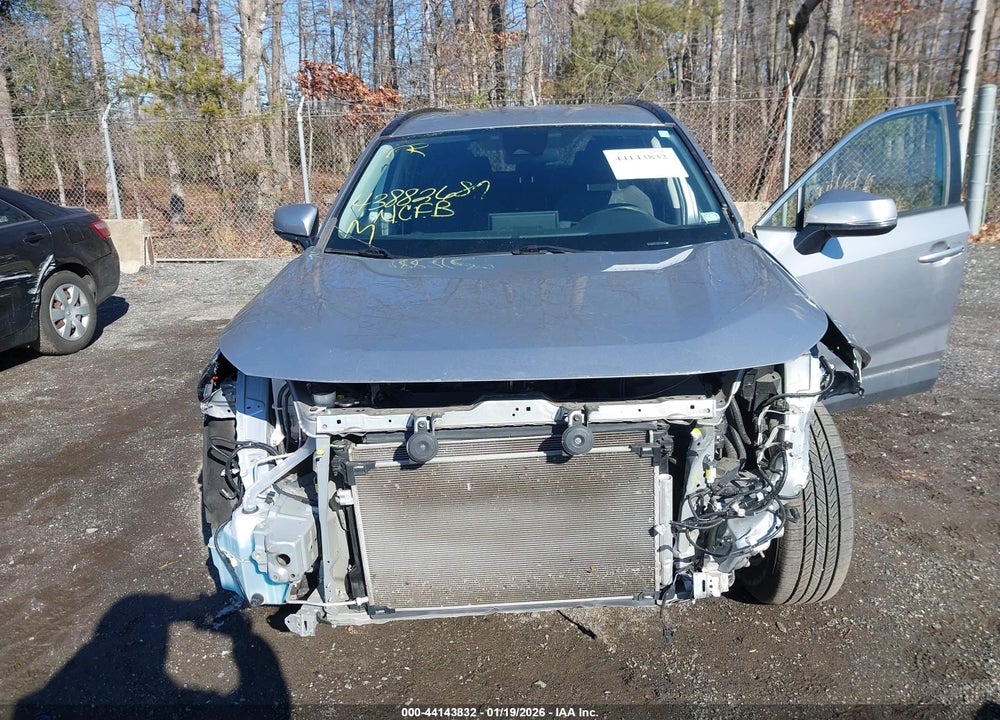 2022 TOYOTA RAV4 XLE VIN: 2T3W1RFV7NC210159