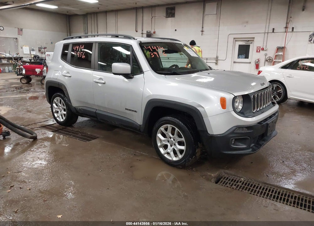 2015 JEEP RENEGADE LATITUDE VIN: ZACCJBBT8FPC10703