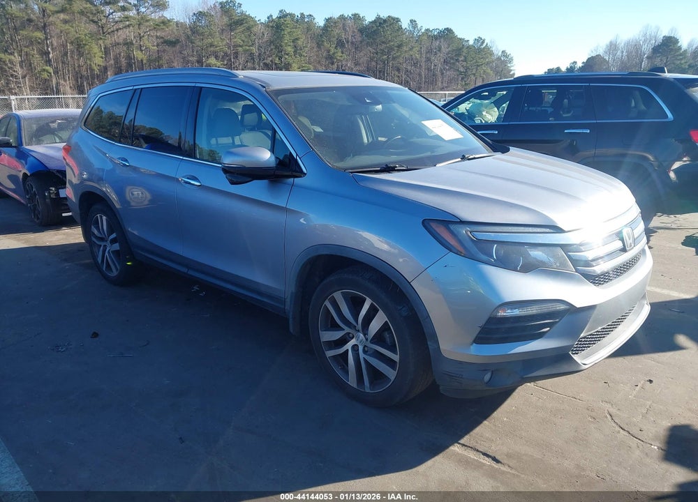 2017 HONDA PILOT TOURING VIN: 5FNYF6H96HB099542