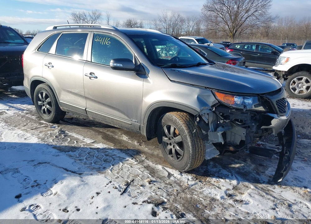 2013 KIA SORENTO LX V6 VIN: 5XYKTDA21DG399265