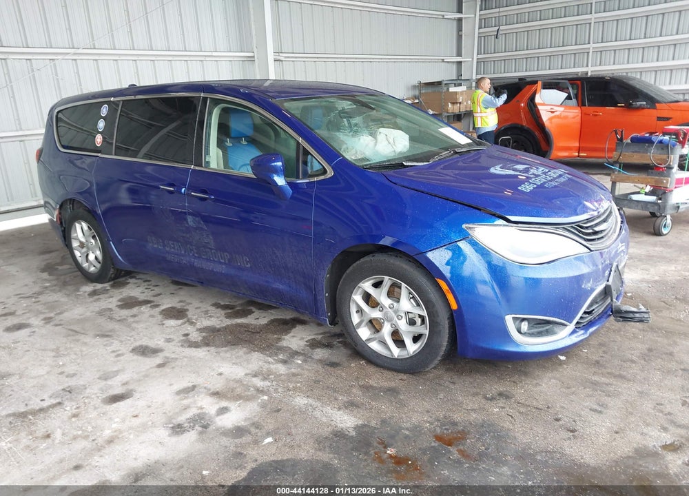 2018 CHRYSLER PACIFICA HYBRID TOURING PLUS VIN: 2C4RC1H74JR293589