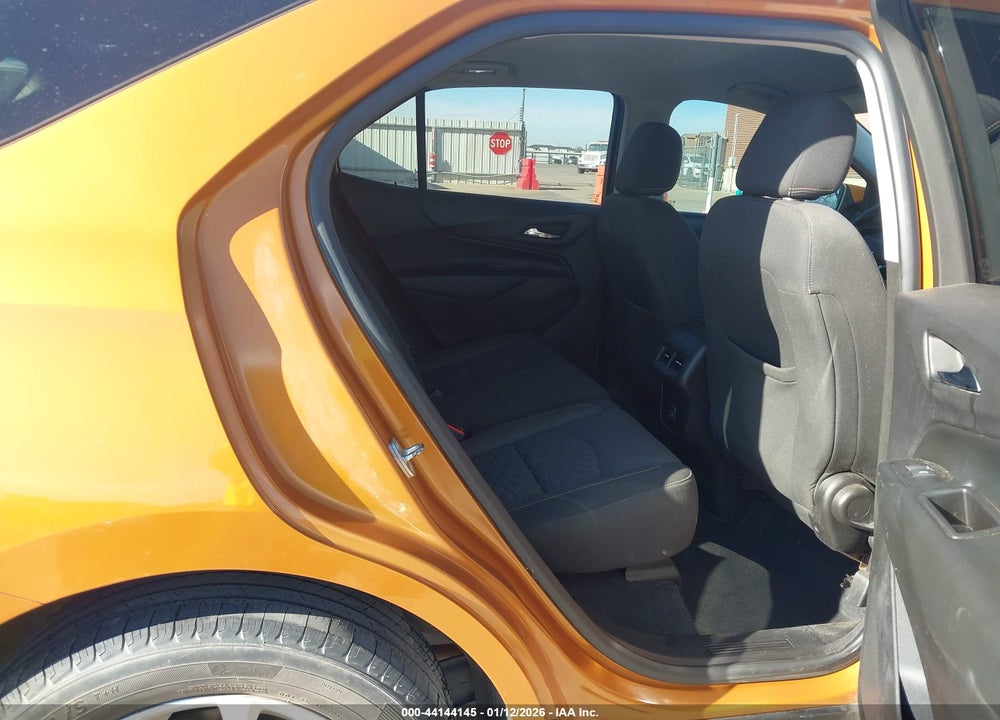 2019 CHEVROLET EQUINOX LT VIN: 2GNAXKEV1K6212309