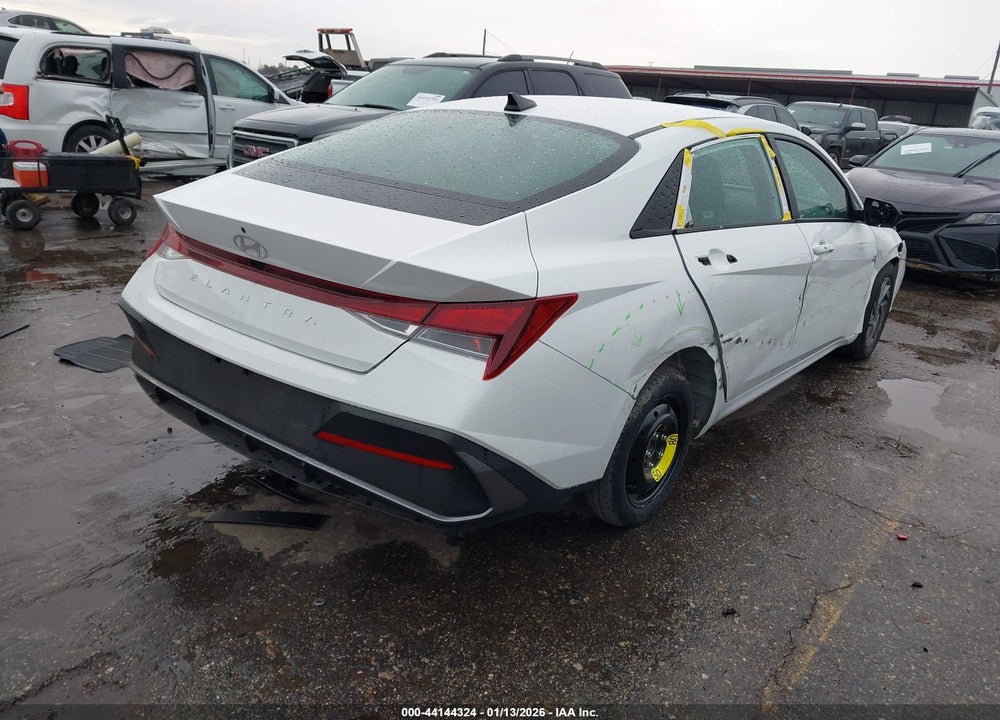 2024 HYUNDAI ELANTRA SEL VIN: KMHLM4DG9RU662967