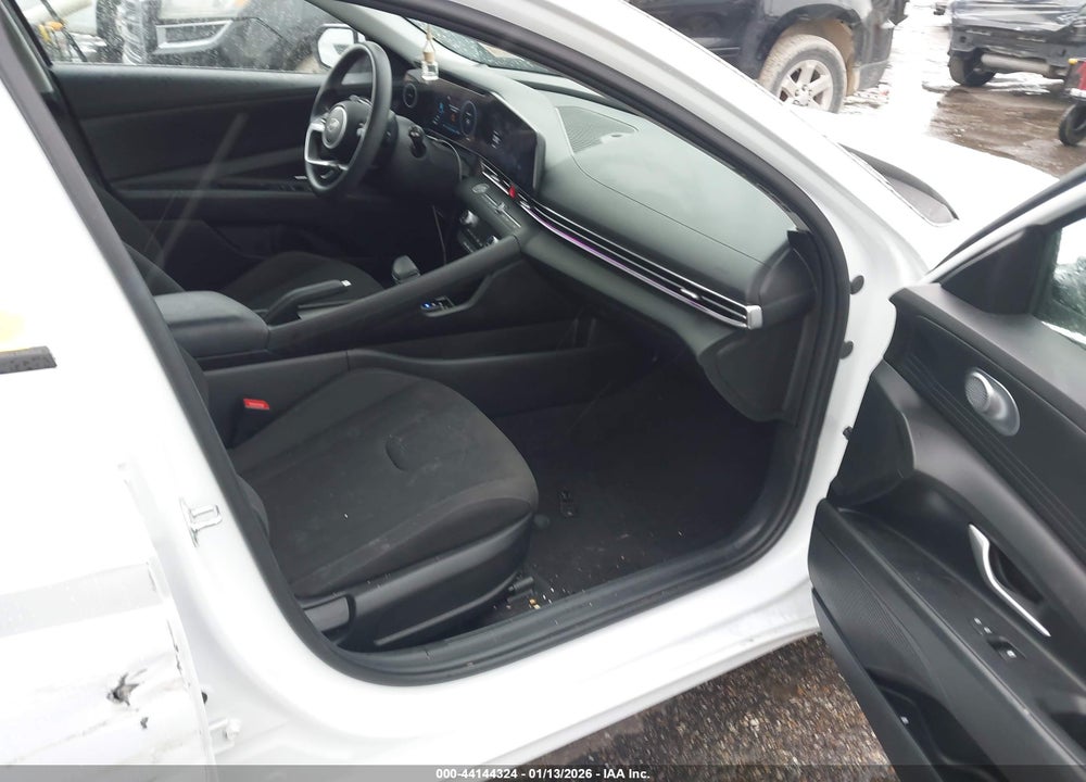 2024 HYUNDAI ELANTRA SEL VIN: KMHLM4DG9RU662967