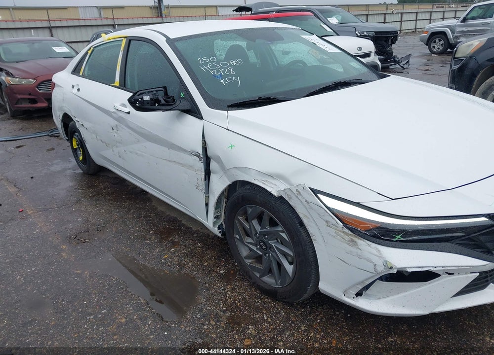 2024 HYUNDAI ELANTRA SEL VIN: KMHLM4DG9RU662967