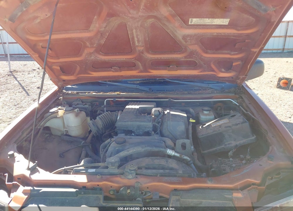 2004 CHEVROLET COLORADO LS VIN: 1GCDT136048165729