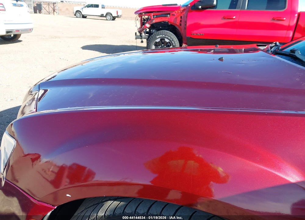 2020 CHRYSLER 300 LIMITED VIN: 2C3CCAEG2LH102923