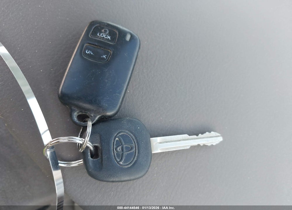 2007 TOYOTA COROLLA CE VIN: 1NXBR32E47Z780754