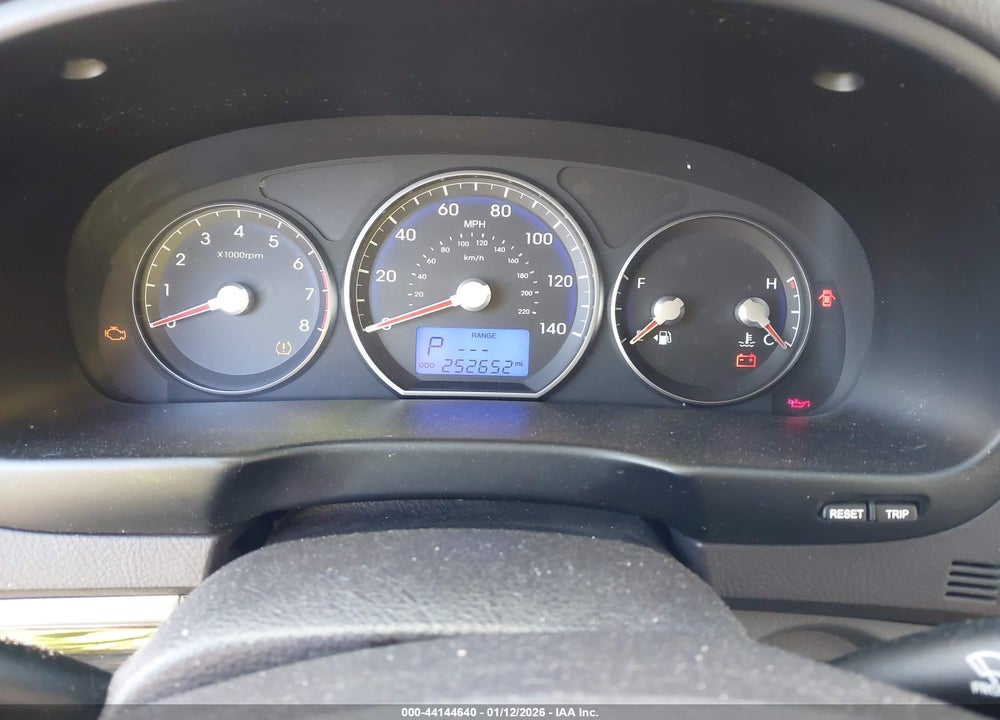 2012 HYUNDAI SANTA FE GLS VIN: 5XYZGDAB1CG091868