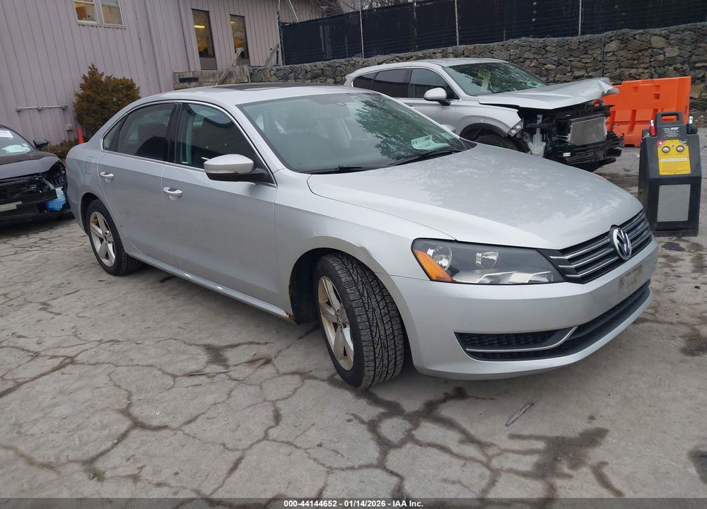 2013 VOLKSWAGEN PASSAT 2.5L SE VIN: 1VWBP7A32DC072275