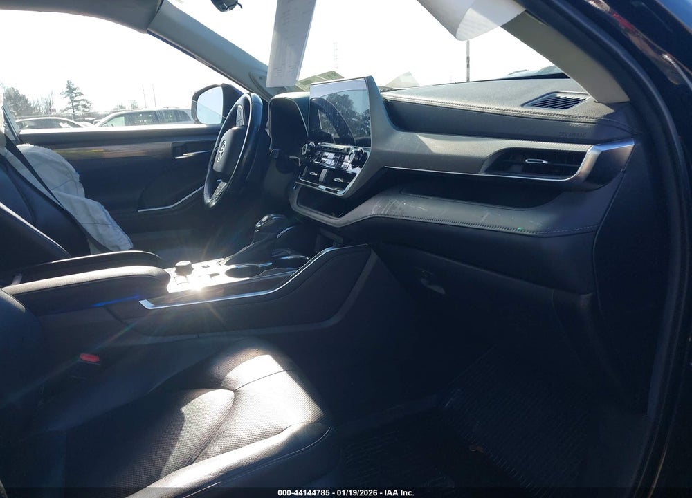 2021 TOYOTA HIGHLANDER PLATINUM VIN: 5TDFZRBHXMS070857
