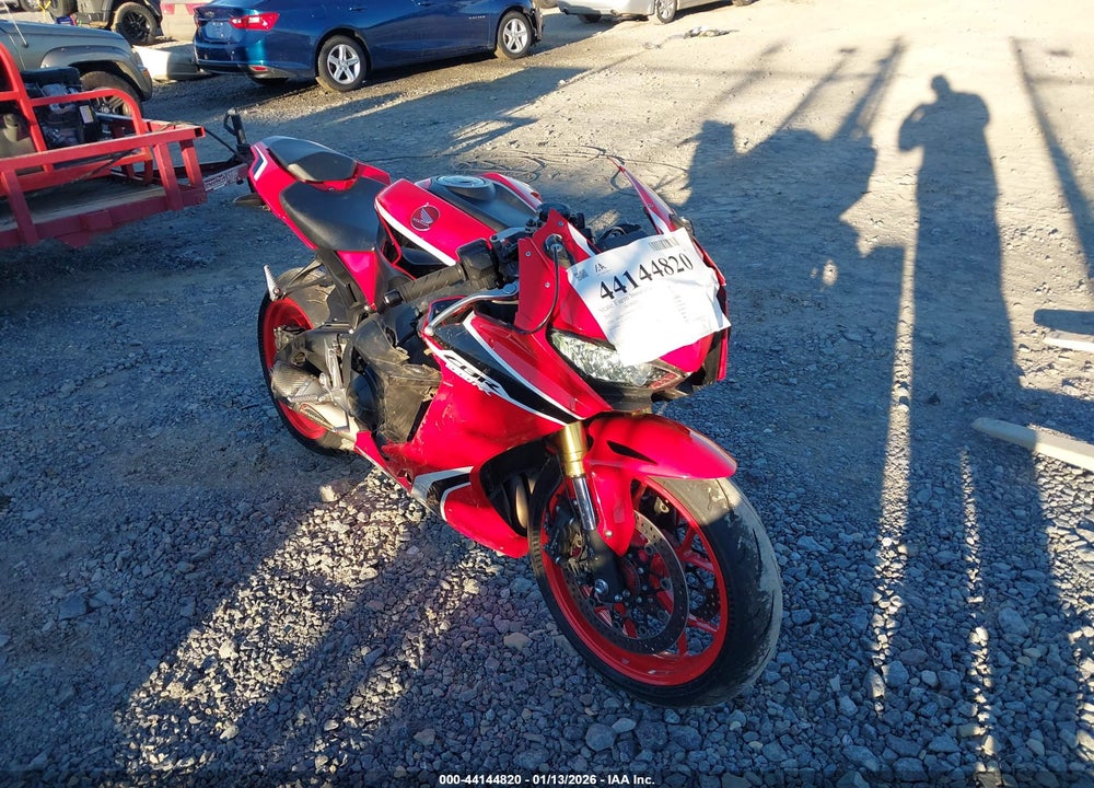 2017 HONDA CBR1000 RR VIN: JH2SC7706HK000381
