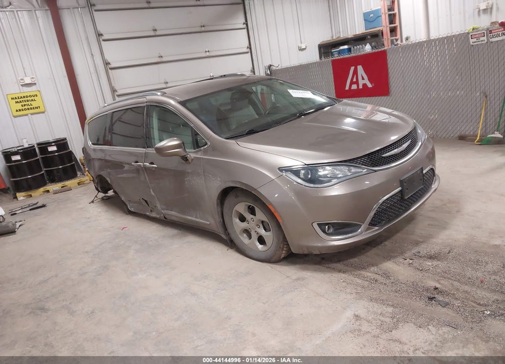 2017 CHRYSLER PACIFICA TOURING-L PLUS VIN: 2C4RC1EG7HR560593