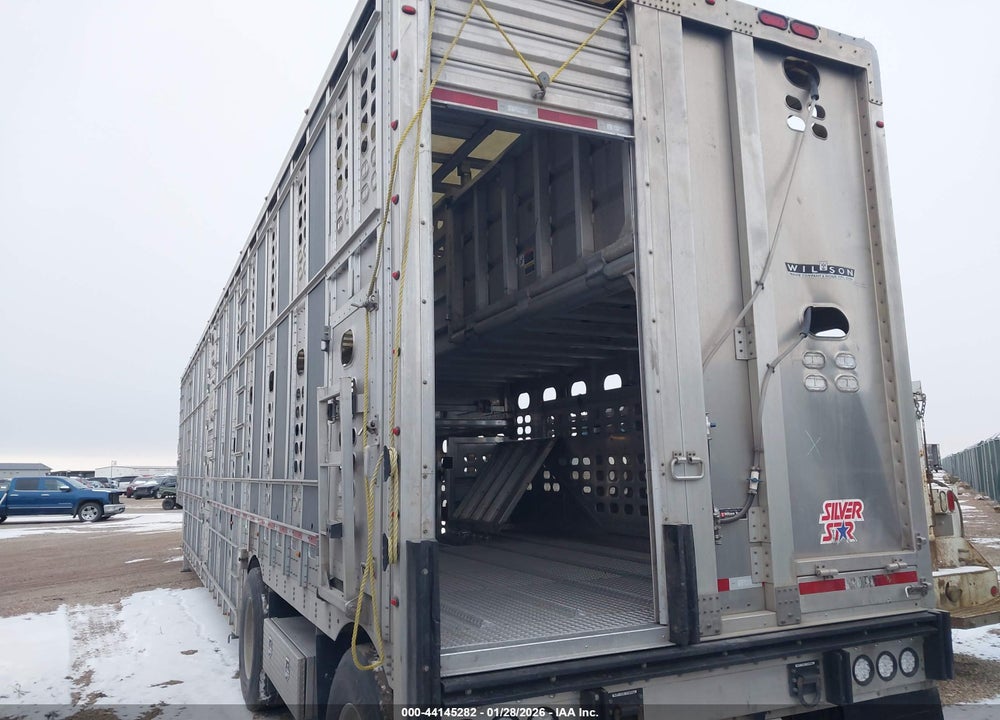 2022 WILSON TRAILER CO LIVESTOCK TRAILER VIN: 1W1K6532XN5563719