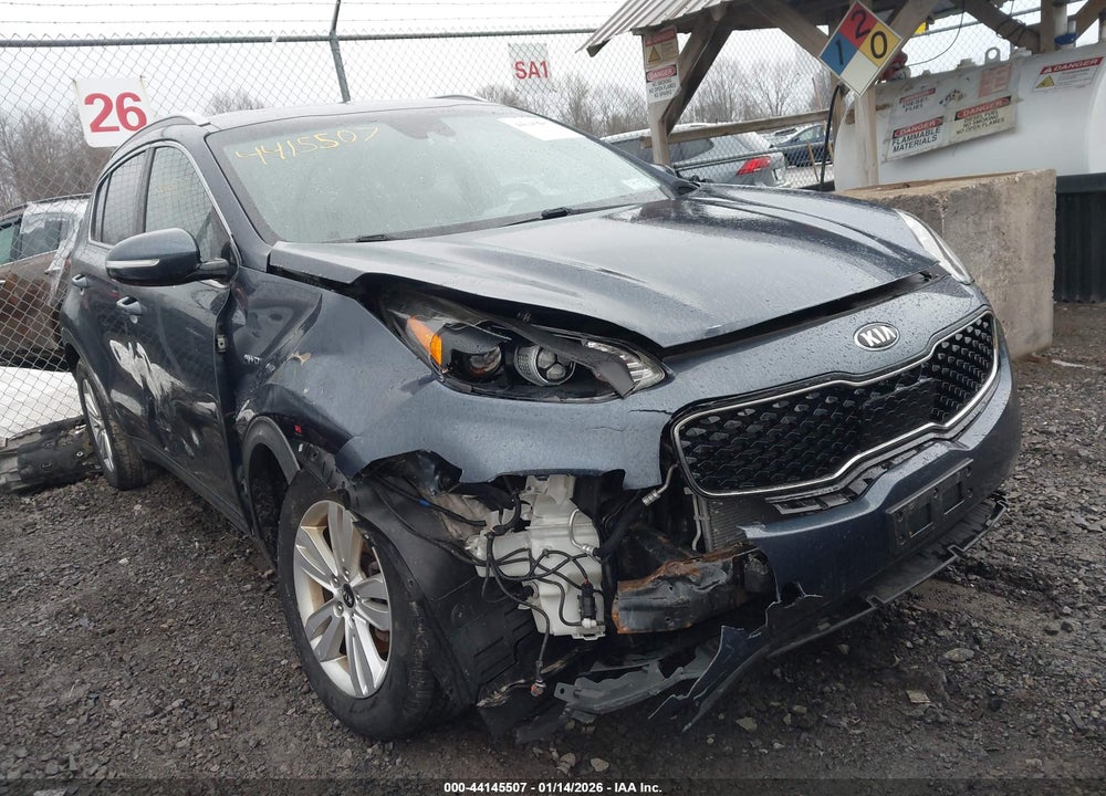 2018 KIA SPORTAGE LX VIN: KNDPMCAC9J7302053
