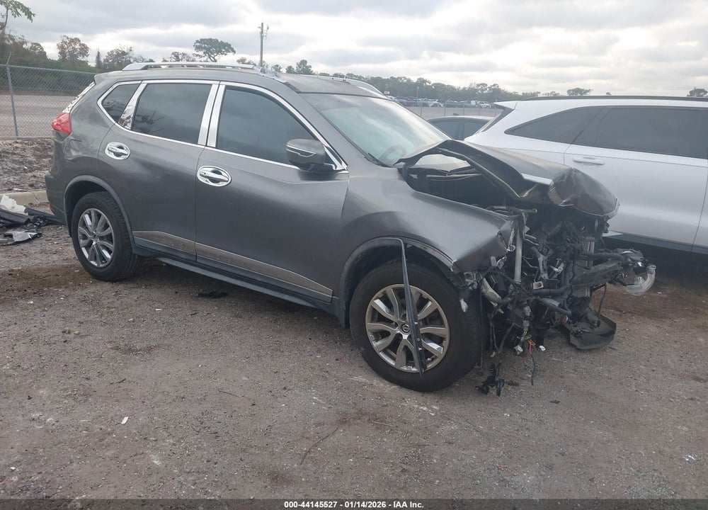 2017 NISSAN ROGUE SV VIN: KNMAT2MTXHP526831