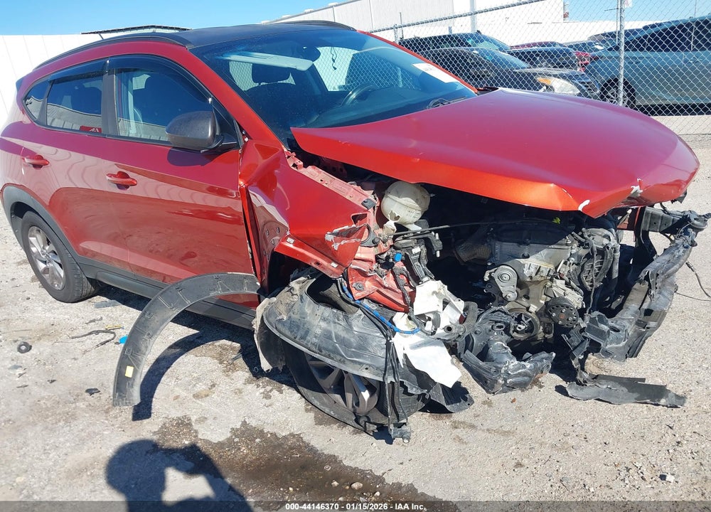 2016 HYUNDAI TUCSON SE VIN: KM8J33A47GU182843