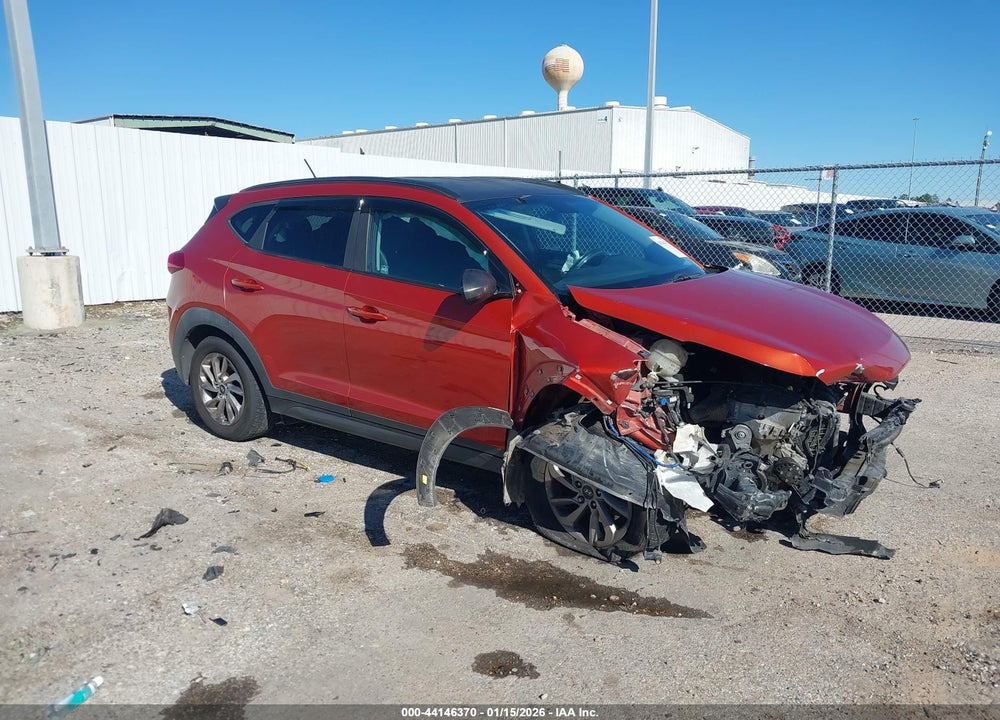 2016 HYUNDAI TUCSON SE VIN: KM8J33A47GU182843