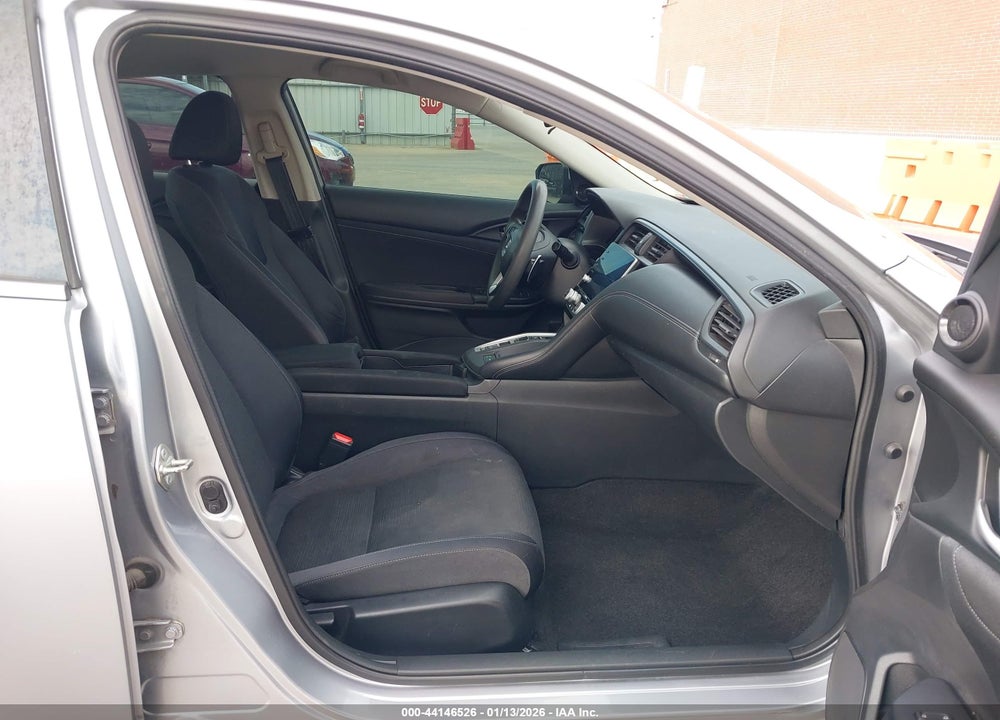 2019 HONDA INSIGHT EX VIN: 19XZE4F58KE009493
