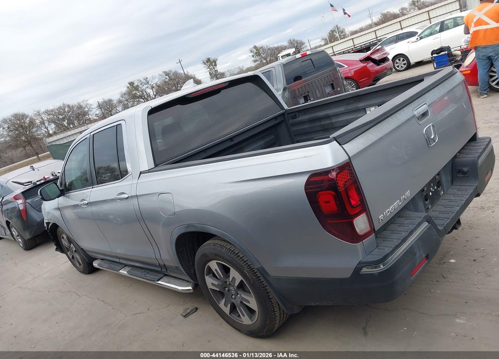 2017 HONDA RIDGELINE RTL-T VIN: 5FPYK2F67HB001106