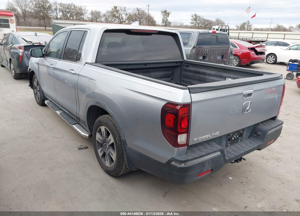 2017 HONDA RIDGELINE RTL-T VIN: 5FPYK2F67HB001106