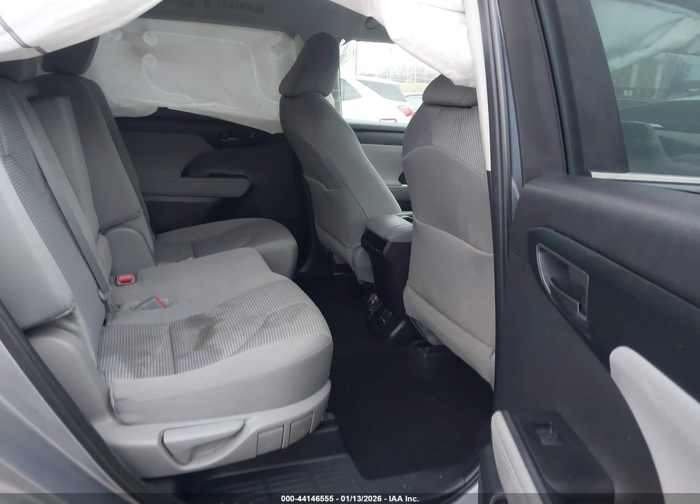 2024 TOYOTA HIGHLANDER LE VIN: 5TDKDRAH8RS530426