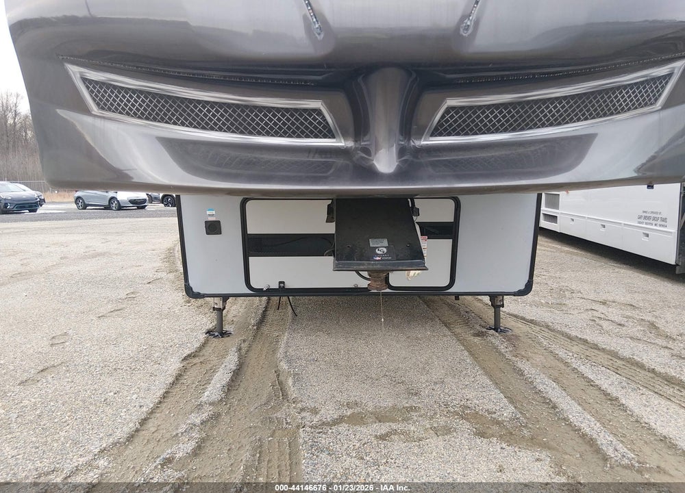 2019 FOREST RIVER VENGEANCE 377V TOY HAULER 5TH WHL TRAVEL TRAILER VIN: 5ZT3VG3F0K6502271