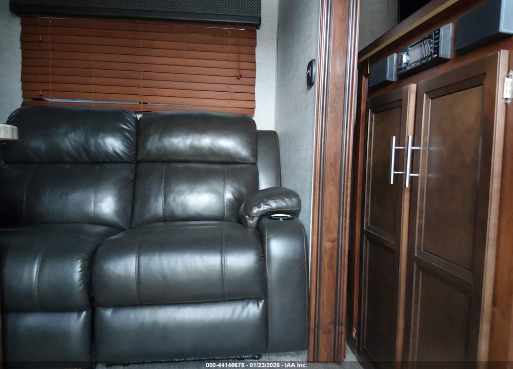 2019 FOREST RIVER VENGEANCE 377V TOY HAULER 5TH WHL TRAVEL TRAILER VIN: 5ZT3VG3F0K6502271