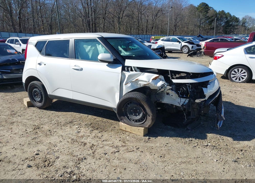 2020 KIA SOUL LX VIN: KNDJ23AU3L7724083