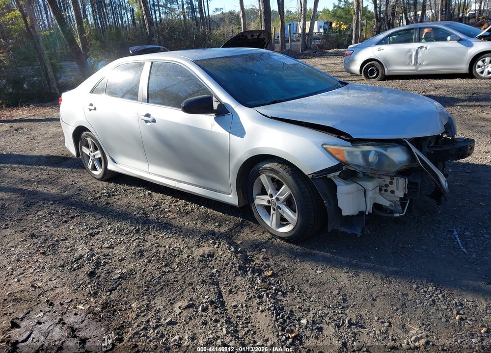 2014 TOYOTA CAMRY SE VIN: 4T1BF1FK4EU452907
