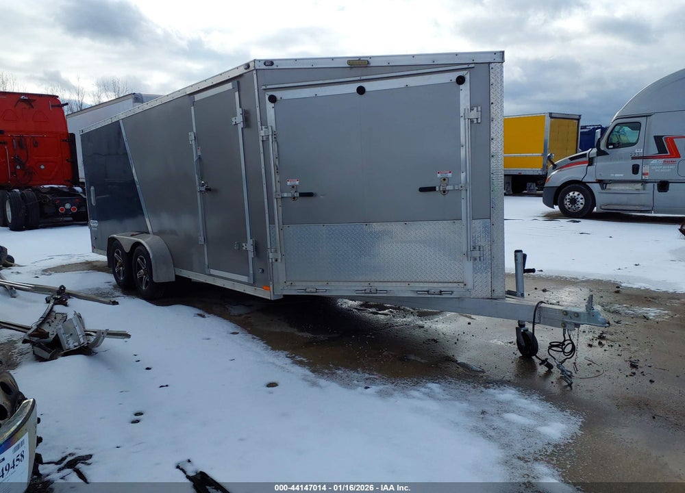 2015 STEALTH 24' BALL HITCH VIN: 52LBE2321FE036370
