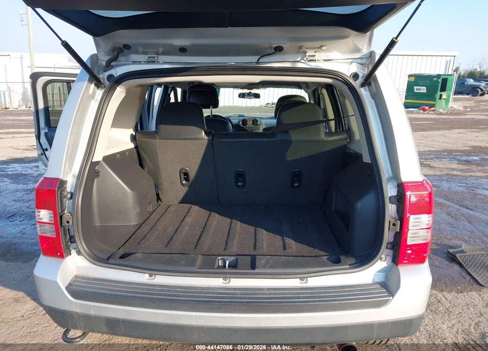 2013 JEEP PATRIOT LATITUDE VIN: 1C4NJRFB8DD209470