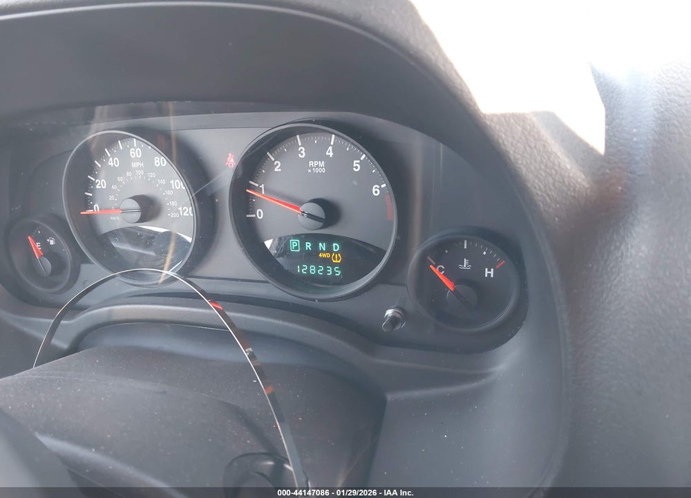 2013 JEEP PATRIOT LATITUDE VIN: 1C4NJRFB8DD209470