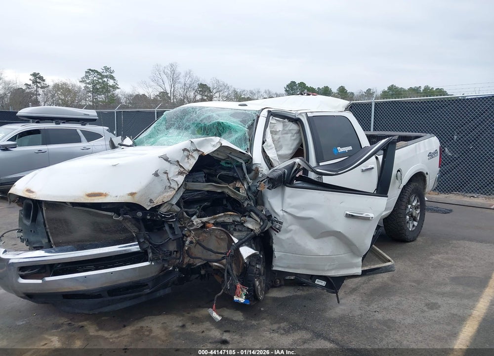 2017 RAM 2500 SLT  4X4 6'4 BOX VIN: 3C6UR5DL1HG587834