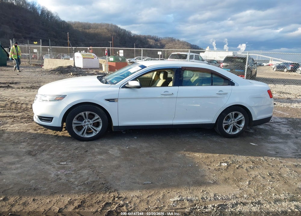 2016 FORD TAURUS SEL VIN: 1FAHP2E85GG135989